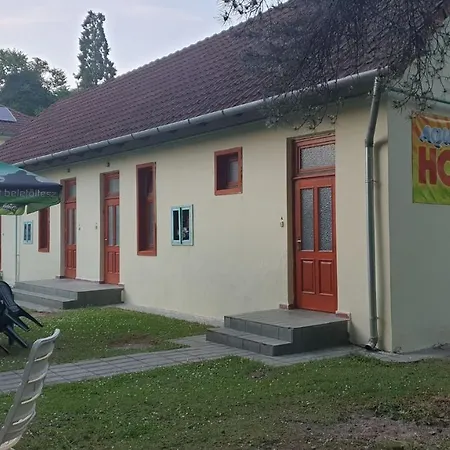 Aqua Hostel *